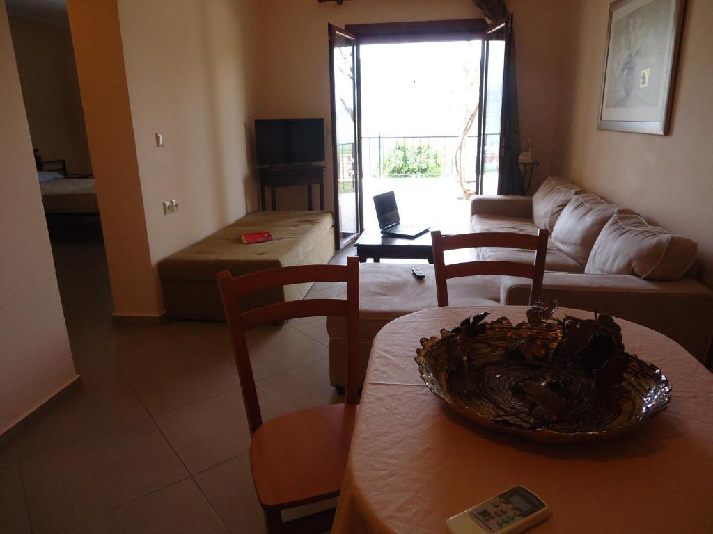 Almini Apartments Plataria Room photo